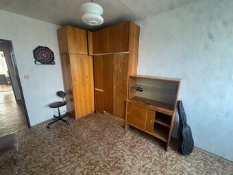 3x šatní skříň - 1