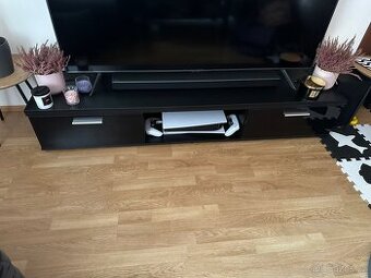Stolek pod TV