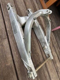 Ducati ss1000 zadní kyvka