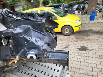 vw tiguan III 571 2024< levá čtvrtka