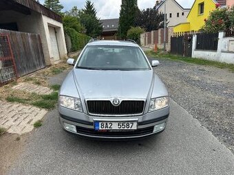 Škoda Octavia 2 na díly/ dojetí
