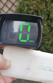 ⚡️ Nový digitální GPS tachometr do auta v mílích ⚡️