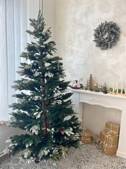 Umělý vánoční stromek 3D Jedle zasněžená 210 cm