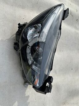 Mazda 2 DD, LED pravý přední světlomet