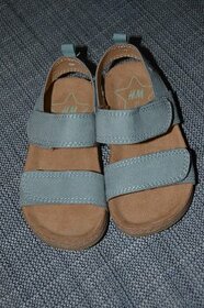 Dětské sandálky vel.22 - zcela nové, nenošené