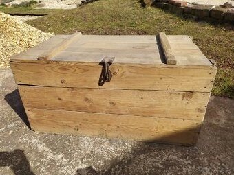 Stará dřevěná bedna