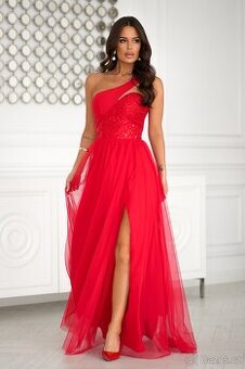 Nádherné červené plesové šaty velikost 34