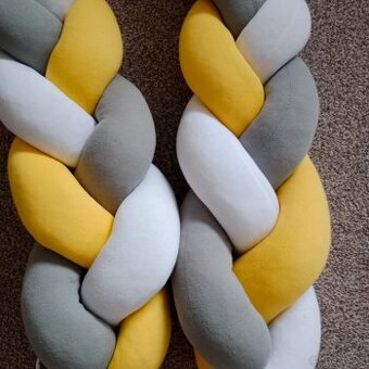 Mantinel do postýlky nebo postele