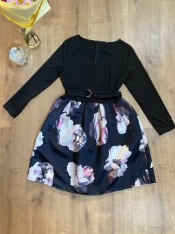 Elegantní šaty s květovanou sukní | nadčasová klasika