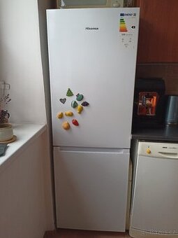 Lednička Hisense s mrazákem