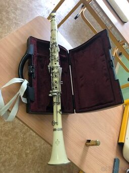 Raritný B Klarinet Buffet Crampon B11 biely