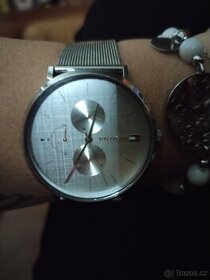 Dámské hodinky T. Hilfiger - 1