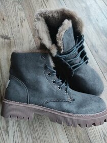 Nové krásné zimní boty