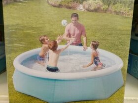 Rodinný bazén  nový zabalený