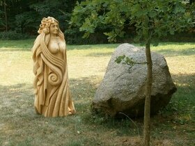 Dřevěná socha Iluze