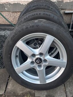 Pneu 205/55 R16 i s disky