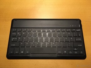 Tenká Bluetooth klávesnice k mobilu/tabletu