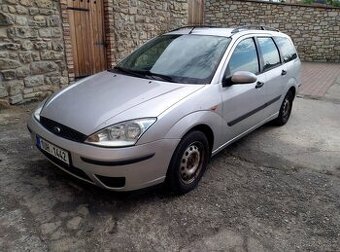 Ford focus combi 1.6 74Kw benzín