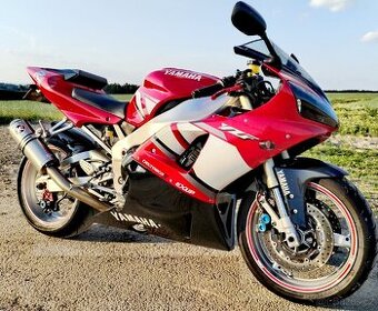Yamaha R1