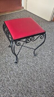 Stolička a další