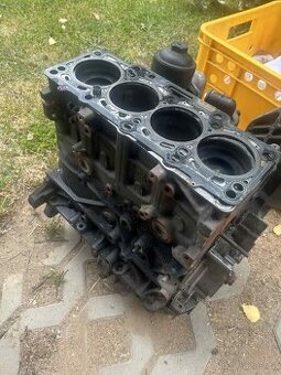 Blok motoru Superb2 2.0 TDi CFGB