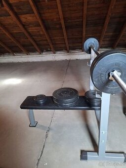 Bench press lavice s osou a závažím – domácí posilovna