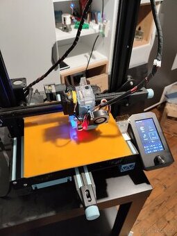 Ender 3 V2 - velmi upravená, funkční