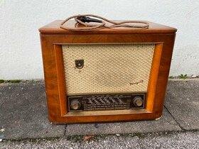 Rádio s gramofonem TESLA Dirigent 1001A