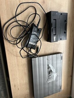 DELL Precision M4400 – starší pracovní notebook + dokovací s