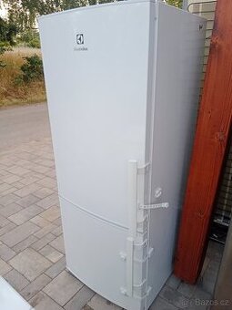 Lednice s mrazakem Elektrolux