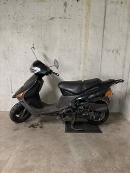 Skůtr Suzuki 125 an