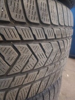 285/45r20 zimní - 1