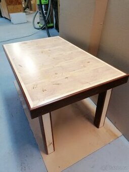 Konferenční stolek