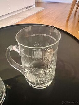 Půllitry z broušeného skla