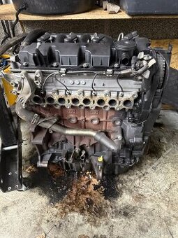 Poškozený motor 2.0tdci 100kw
