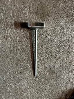 Držák hřebenové latě