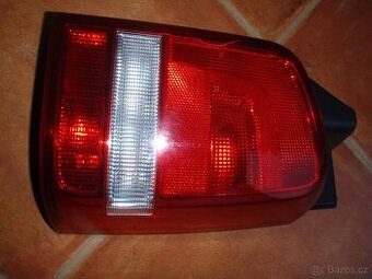 Pravé zadní světlo Hella na VW  T5 Caravelle, Multivan