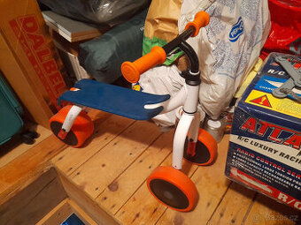 Zánovní odrážedlo z Decathlonu BTWIN