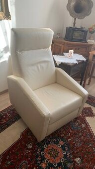 Polohovací kožené křeslo