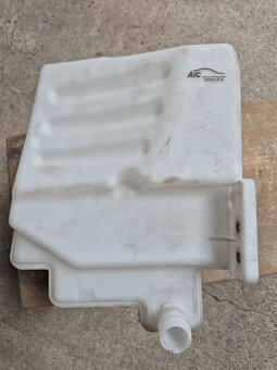 Octavia 2 - nádobka odstřikovače