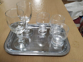 Sada skleniček na přípitek s táckem