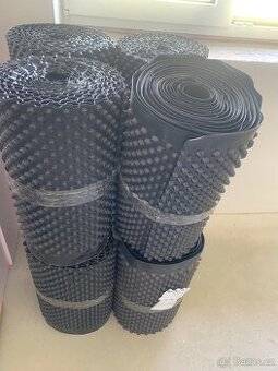 Nopová folie 0,5 m, 80 m.Nová, cena za vše.