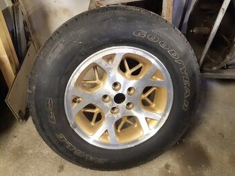 Jeep grand cherokee ZJ rezervní kolo