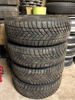 Pneu zimní 205/60 R16