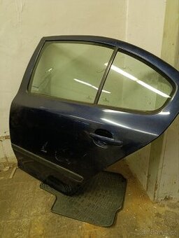 Škoda Octavia 2 levé zadní dveře modrá