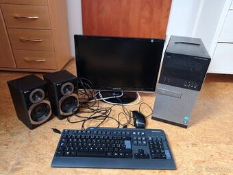 Stolní počítač Dell+příslušenství