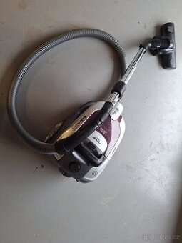 ETA Salvet Animal - bezsáčkový vysavač