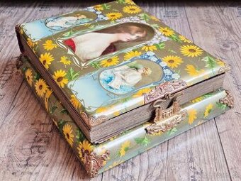 Starožitné fotoalbum s hracím strojkem, konec 19 st.,funkční