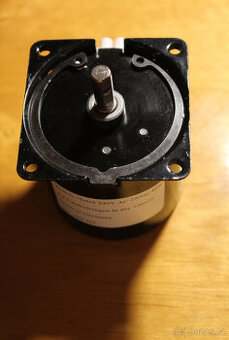 ✔️ MOTOR NA GRIL 230V 2,5ot/min ✔️