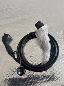 Nabíjecí kabel na elektromobil
